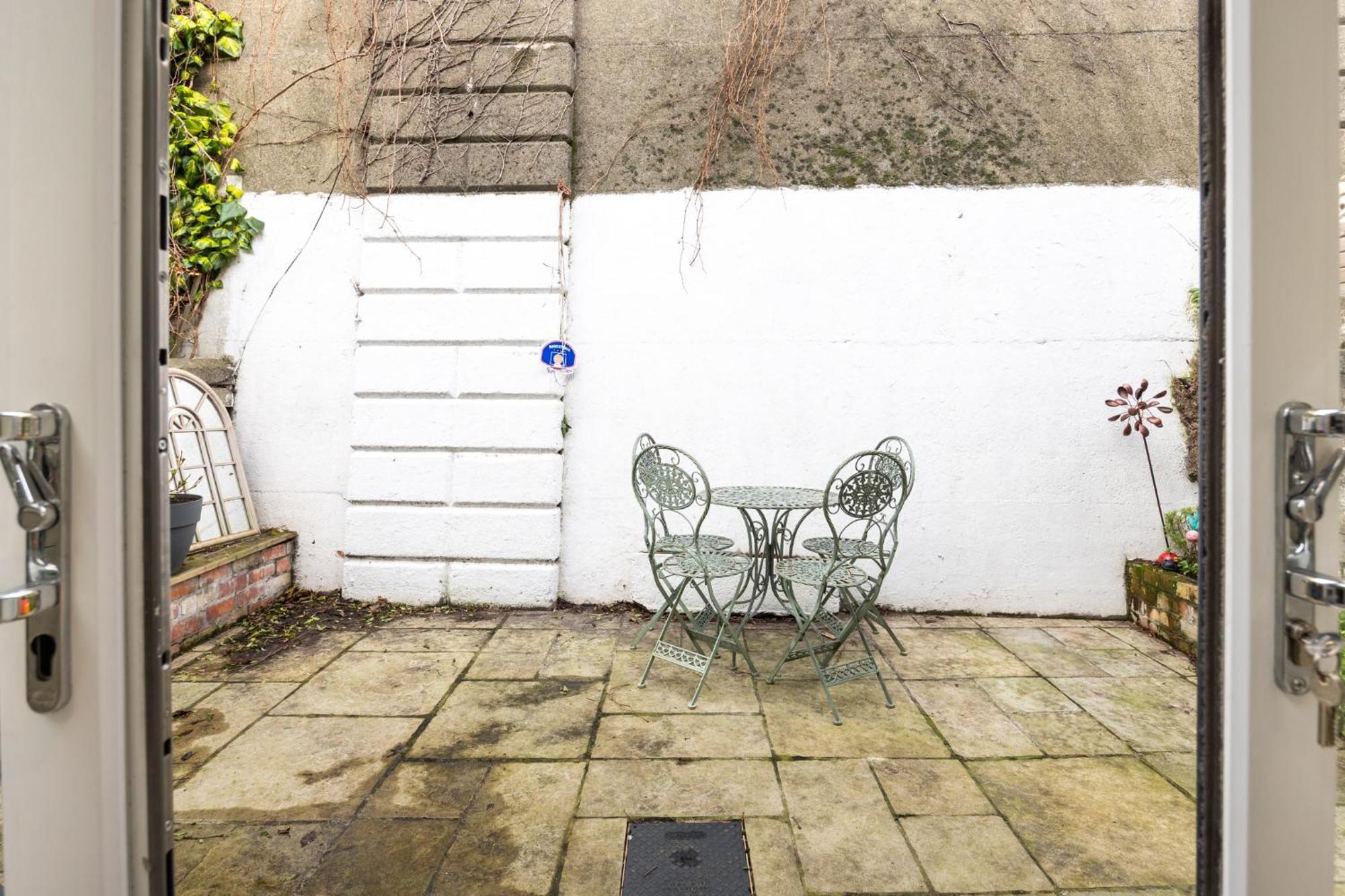 Large 3 Bed Family - 5 Min From Train Station Holiday home