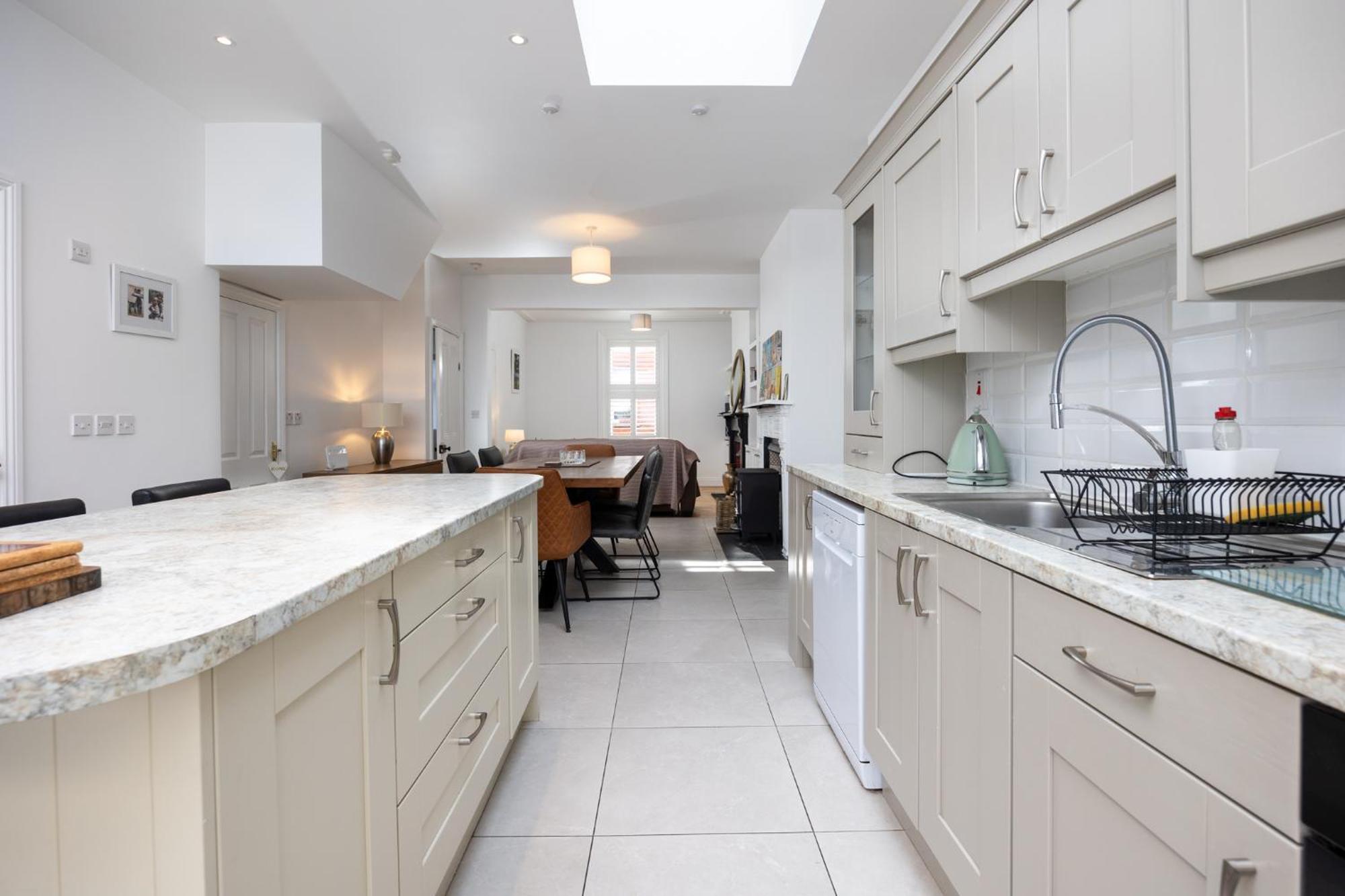 Large 3 Bed Family - 5 Min From Train Station Holiday home Dublin